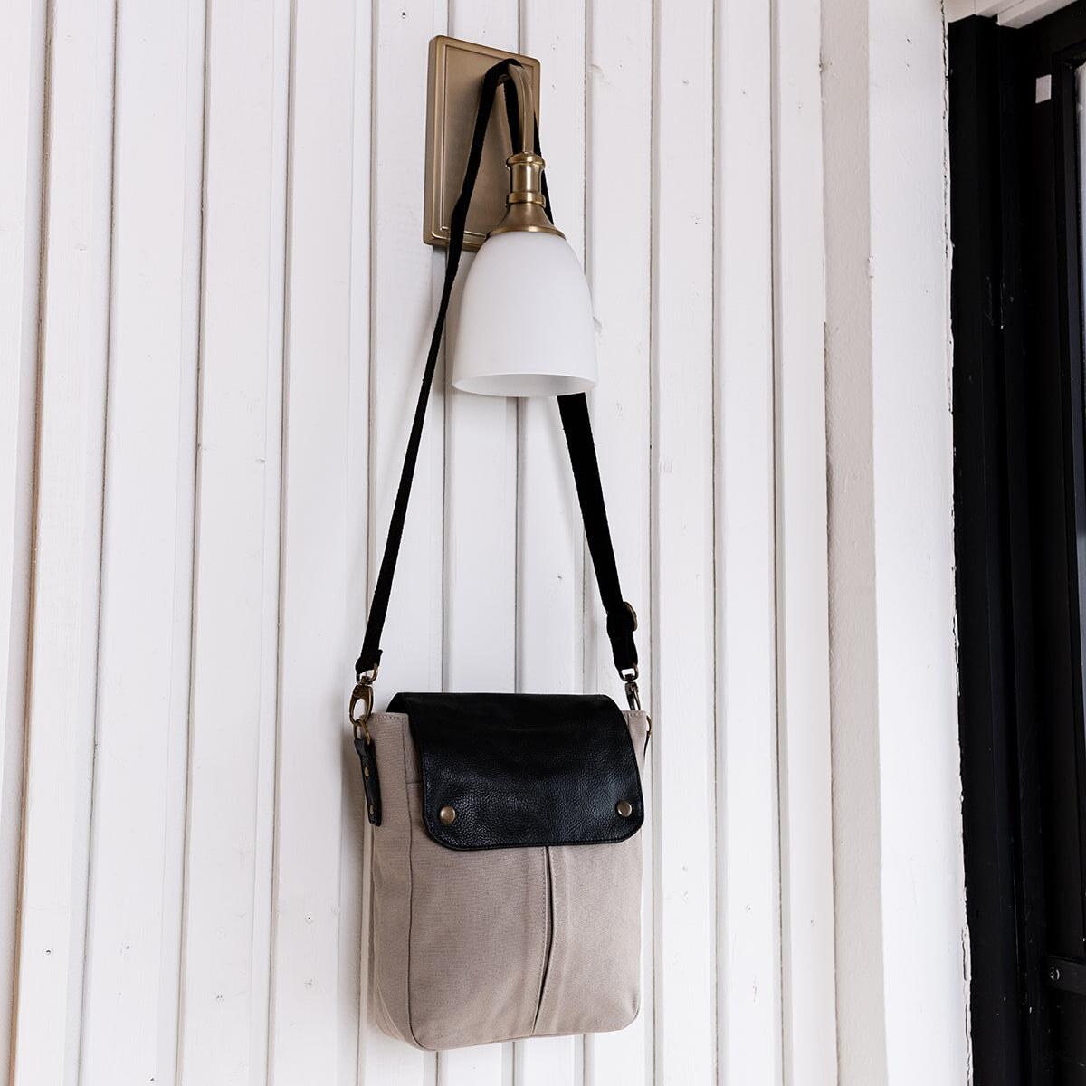 Atlanta Messenger Bag Tag&Crew