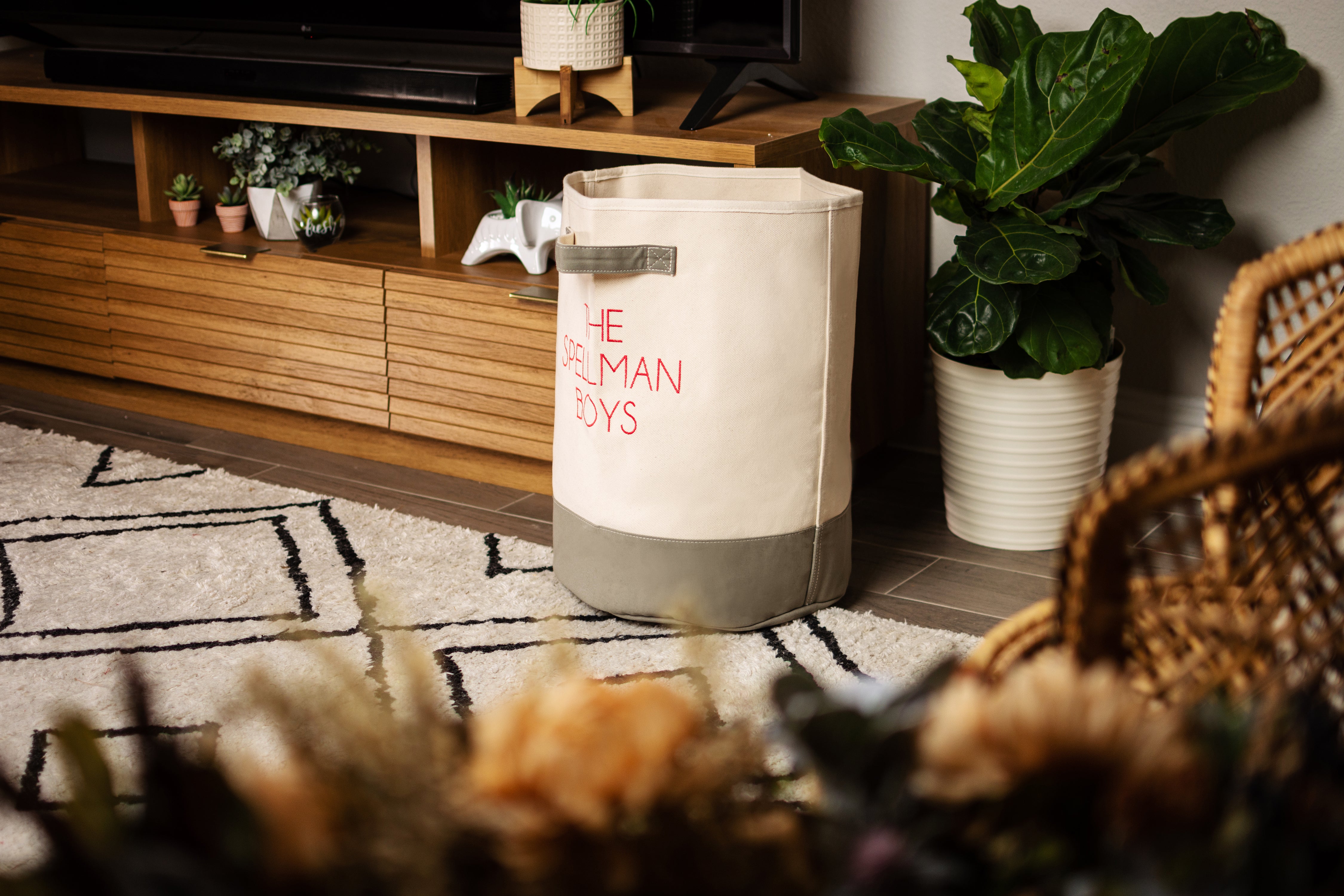 Cylindrical_Organizer_Grey_By_TV_SMALLER - Tag&Crew