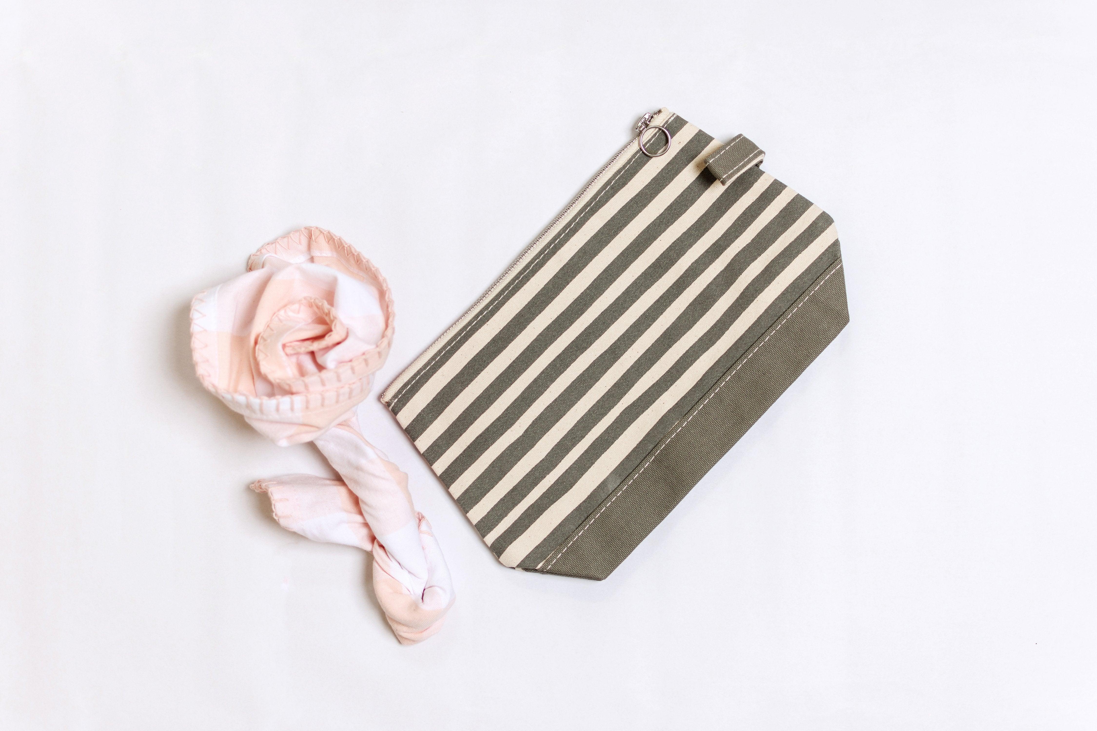 Makeup Bag Stripe - Tag&Crew
